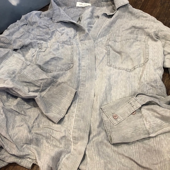 Bella Dahl split back tail shirt in gray size M ✨ - Picture 2 of 5